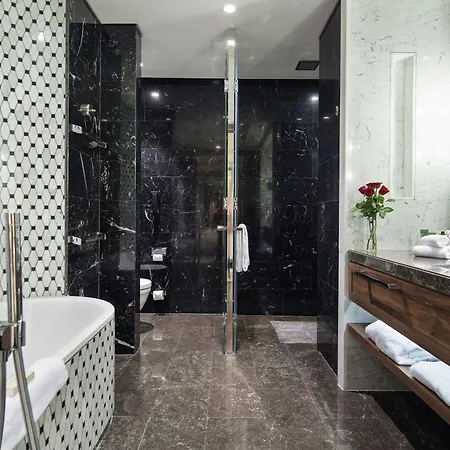 Hilton Bomonti 5*
