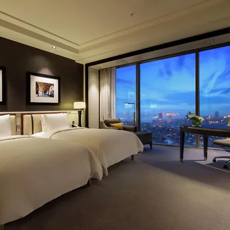 מלון Hilton Bomonti 5*