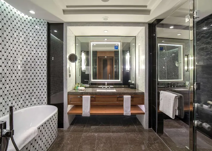 Hilton Bomonti Отель